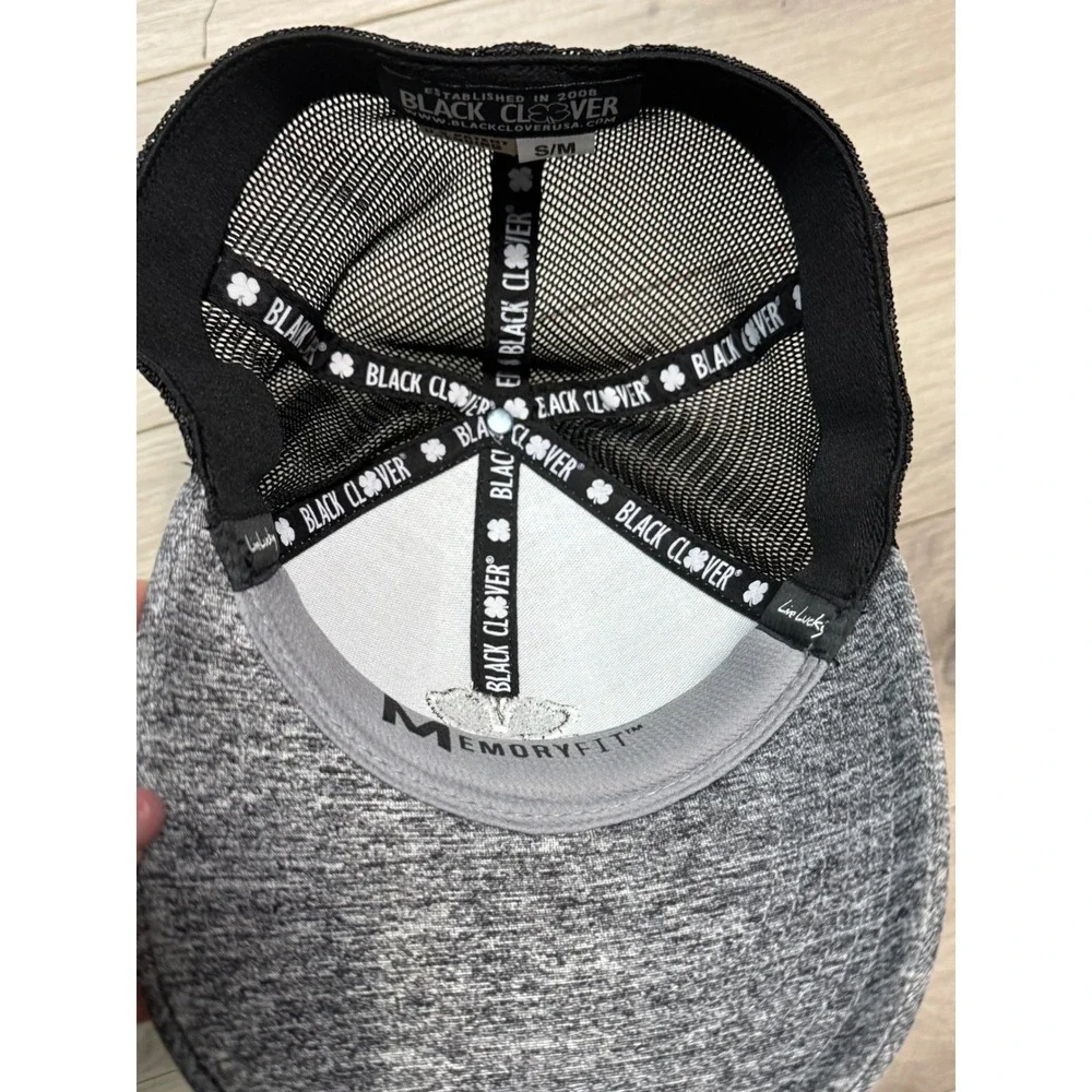 Black Clover Fitted Golf Hat Sz S/M Blackgrey